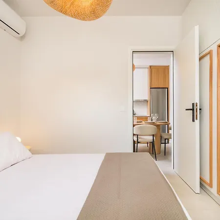 Okto - Averof 98 Living Apartment